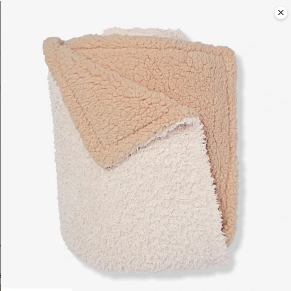 Ulta Beauty Limited Edition Plush Throw Blanket Linen/Beige 50" x 60"